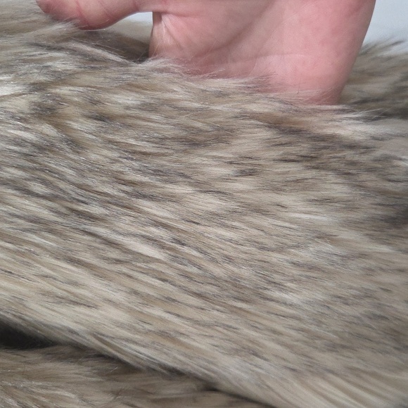 Topshop faux Fur  Cream/ BlackVest - so comfortable and amazing condition!Size 8 - Picture 7 of 8